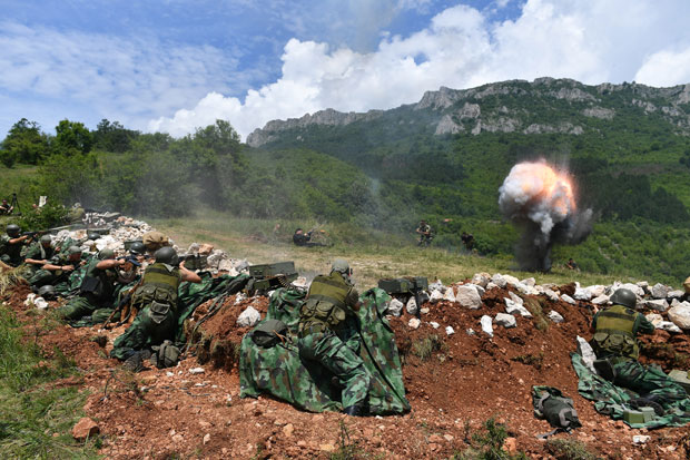 СЕЋАЊЕ НА ХЕРОЈЕ: Снима се филм о паклу Кошара по причама војника (ФОТО)